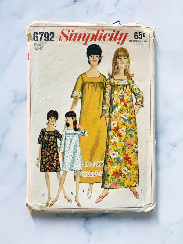 60S Simplicity 6792 Small 32-34 Bust. Short Elbow Sleeve Wide Muu House Dress Duster Nightgown Chemise.1960S Vintage Sewing Pattern