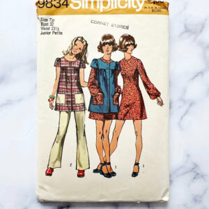 70S Simplicity 9834. 32, 34 Bust. Babydoll Tunic W Patch Pockets. Puff Short Sleeves Smock Shift Dress + Pants. 1970S Vintage Sewing Pattern