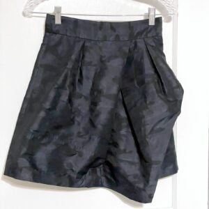 Banana Republic Women's Skirt Navy Camo Wrap Layered Size 0 in Blue