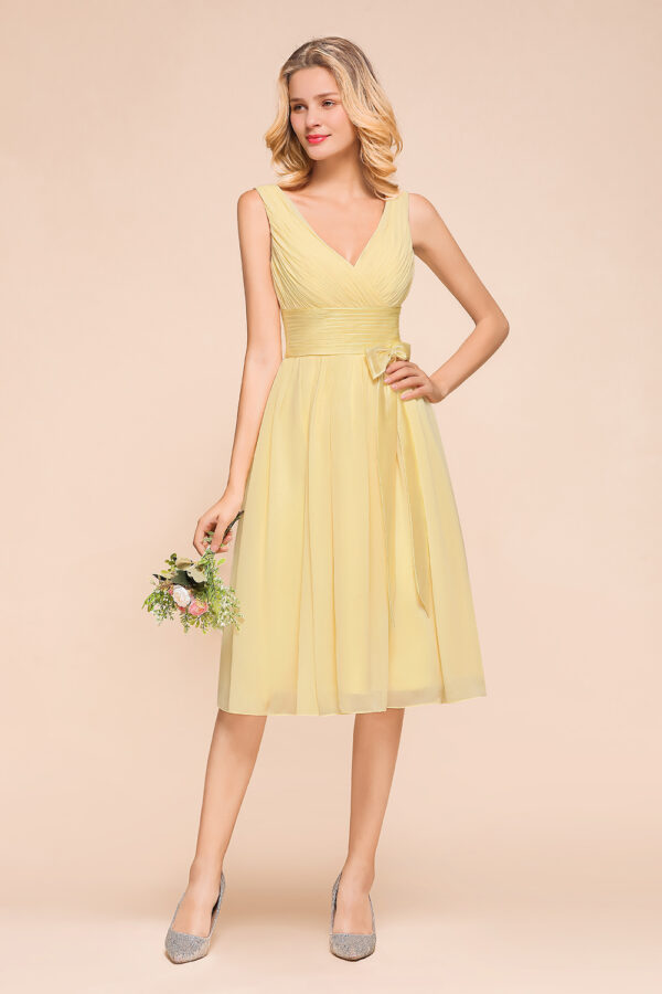 Elegant Daffodil Ruffle Chiffon Short Bridesmaid Dress Sleeveless Aline Tea Length Formal Dress