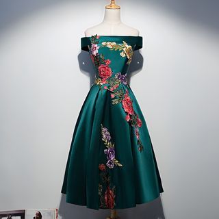 Off-Shoulder Embroidered A-Line Cocktail Dress / Evening Gown