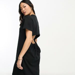 Vero Moda Petite t-shirt mini dress with cut out back in black