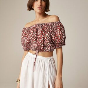 Cinched-waist cropped top in strawberry swirl cotton poplin