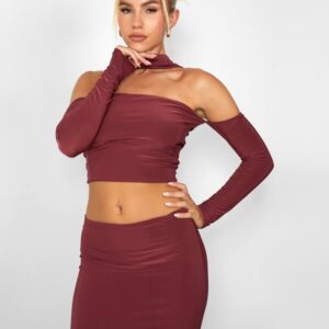 Kaiia Bardot Choker Detail Top in Burgundy