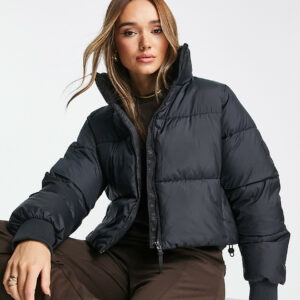 Tala cropped puffer jacket in black