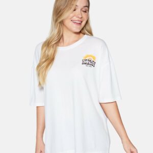 Women's Desert Point Boyfriend T-Shirt in White, Size Medium