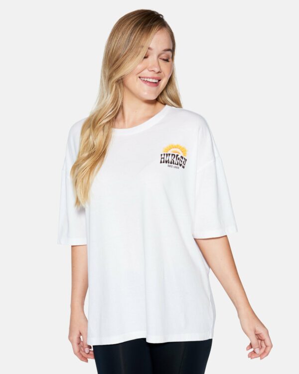 Women's Desert Point Boyfriend T-Shirt in White, Size Medium