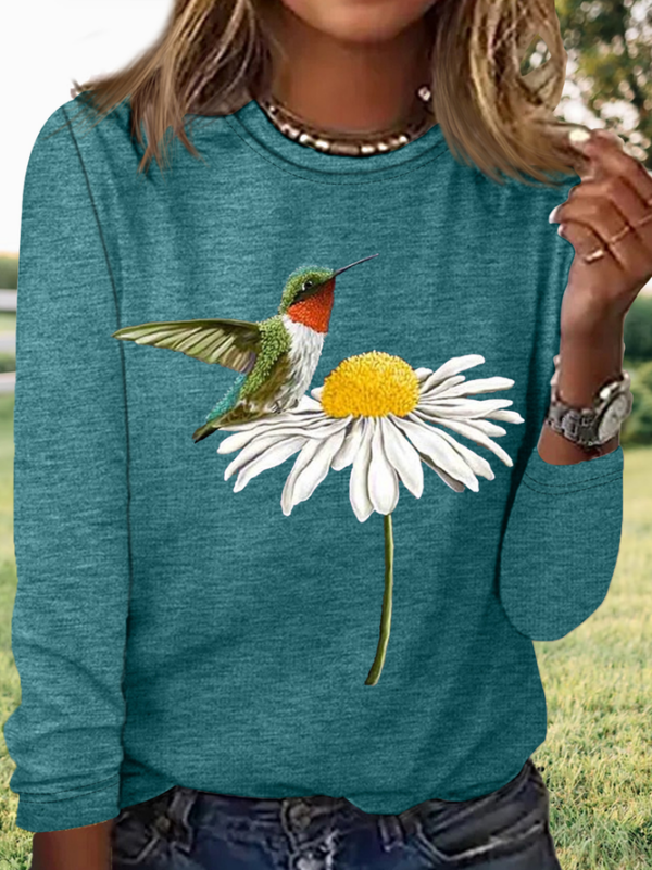 Women's Hummingbird on Daisy Graphic T-Shirt | Comfort and Style for Any Occasion