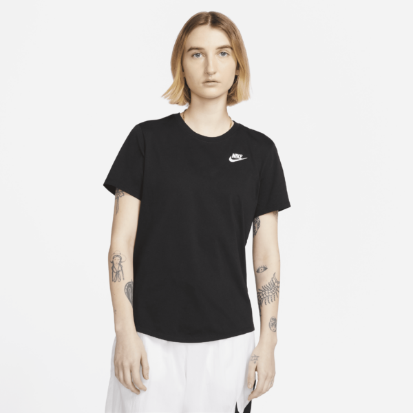 Women's Nike Sportswear Club Essentials T-Shirt in Black, Size: Medium | DX7902-010