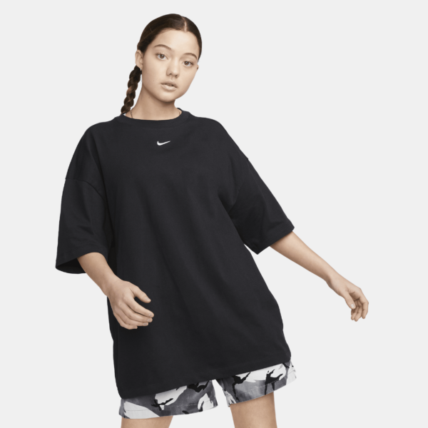 Women's Nike Sportswear Essential Oversized T-Shirt in Black, Size: Medium | DX7910-010