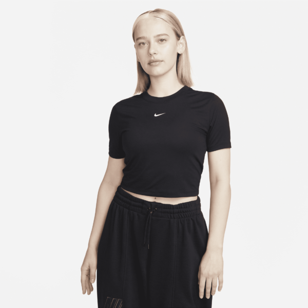 Women's Nike Sportswear Essential Slim Cropped T-Shirt in Black, Size: Medium | FB2873-010