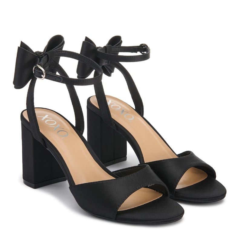 XOXO Women's Peyton Dress Sandals Black - Size .