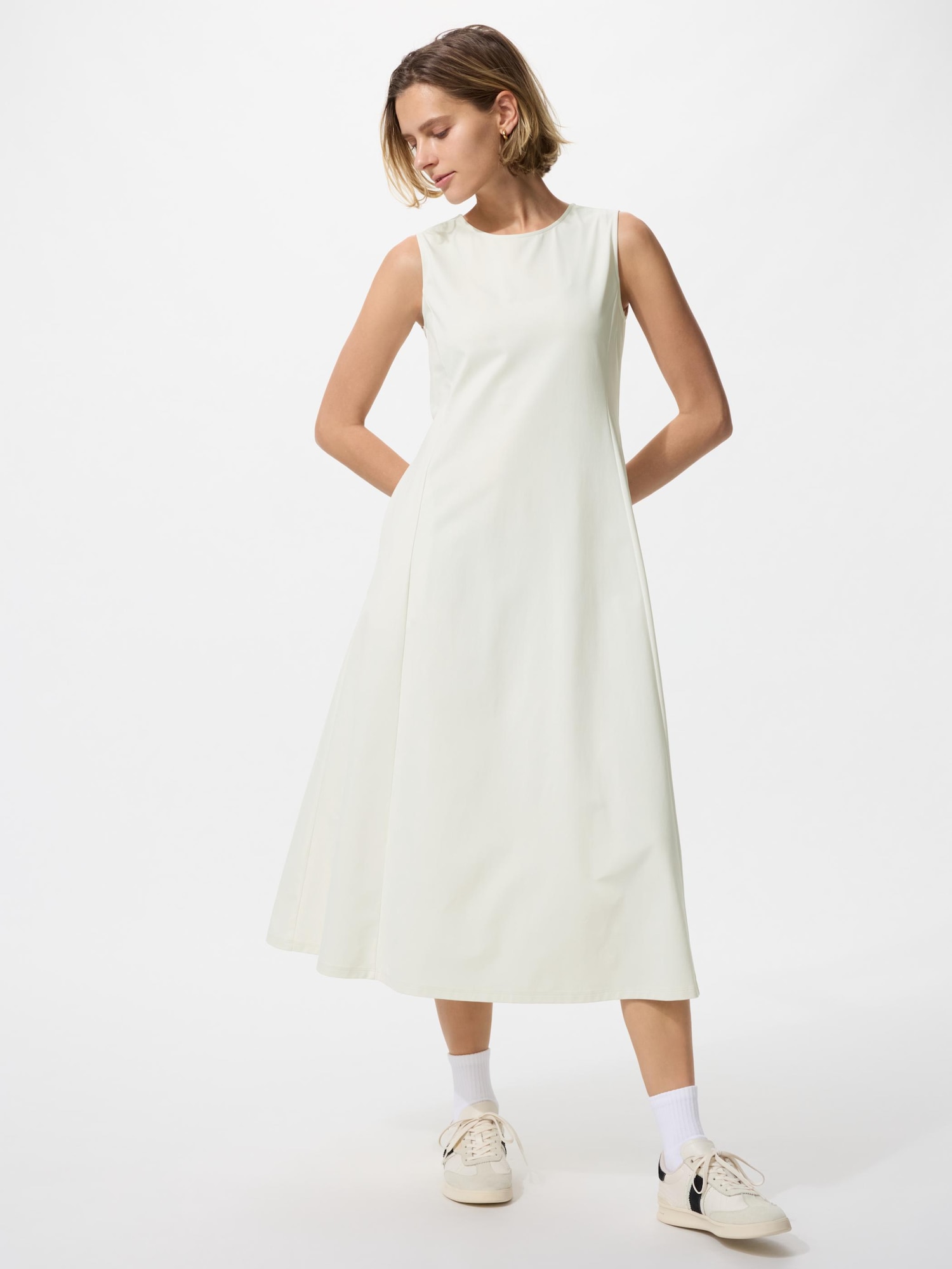 UNIQLO Women's Ultra Stretch AIRism Dress, Off White, Medium