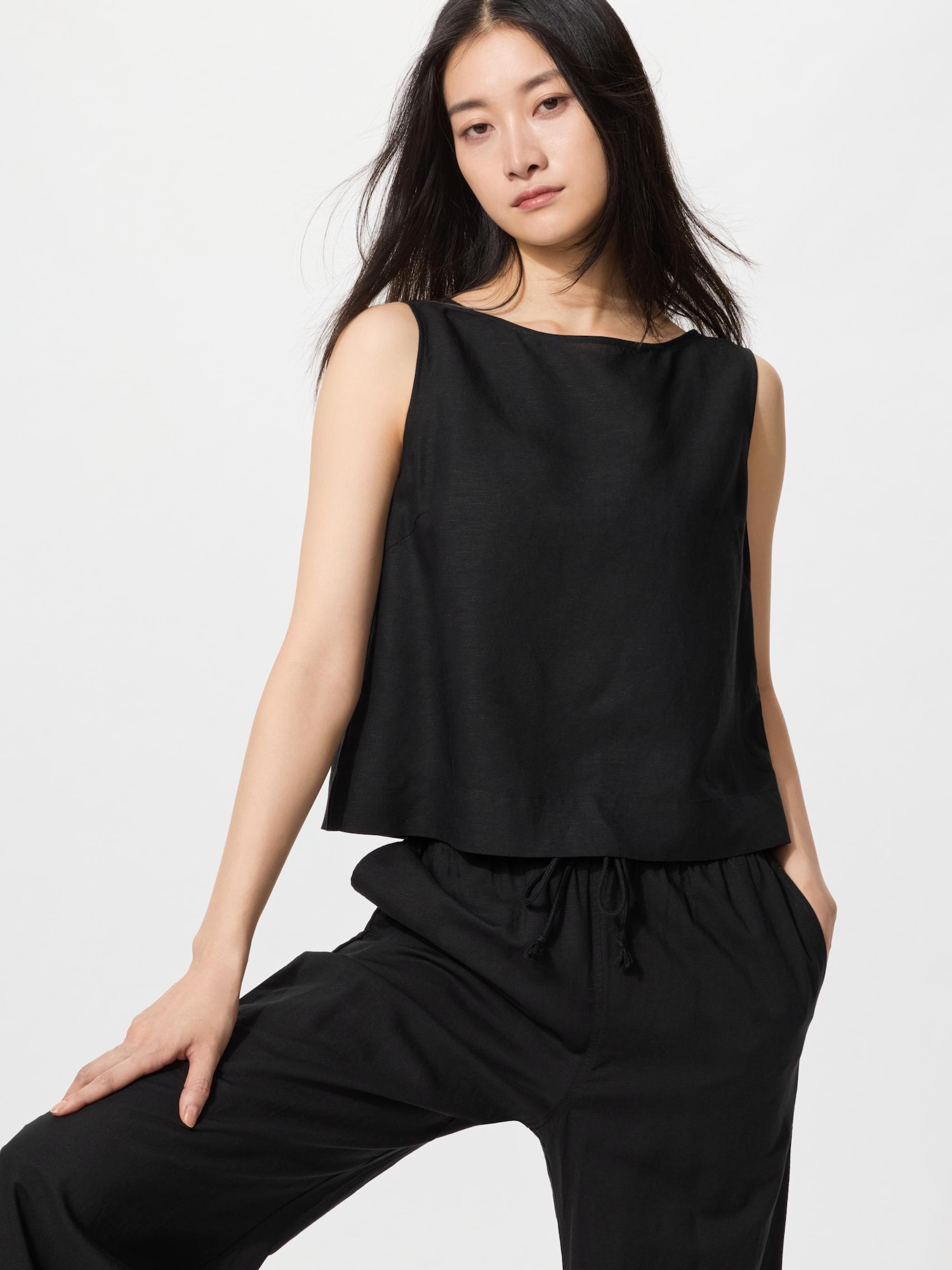 UNIQLO Women's Linen Blend Blouse Sleeveless, Black, Medium