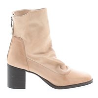 Chelsea & Violet Boots: Tan Shoes