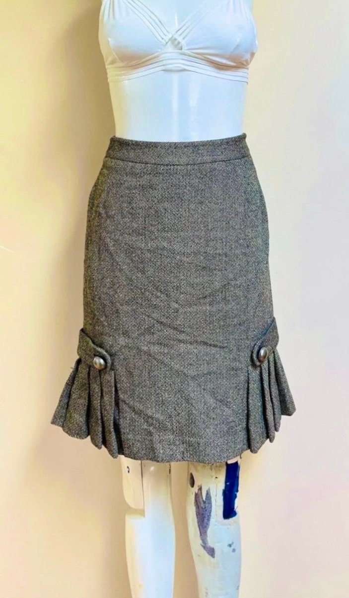 90S Banana Republic Wool Herringbone Tweed Tulip Pencil Skirt Grey/White Side Pleats Pewter Buttons Elegant Classic Work Campus Size 0