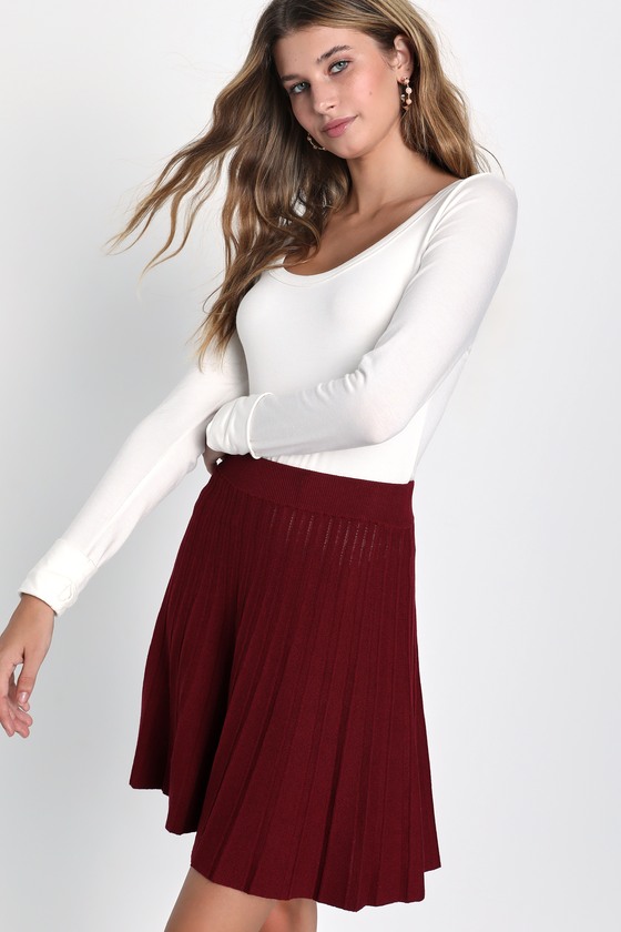 Chic Vision Burgundy Pleated Sweater Mini Skater Skirt