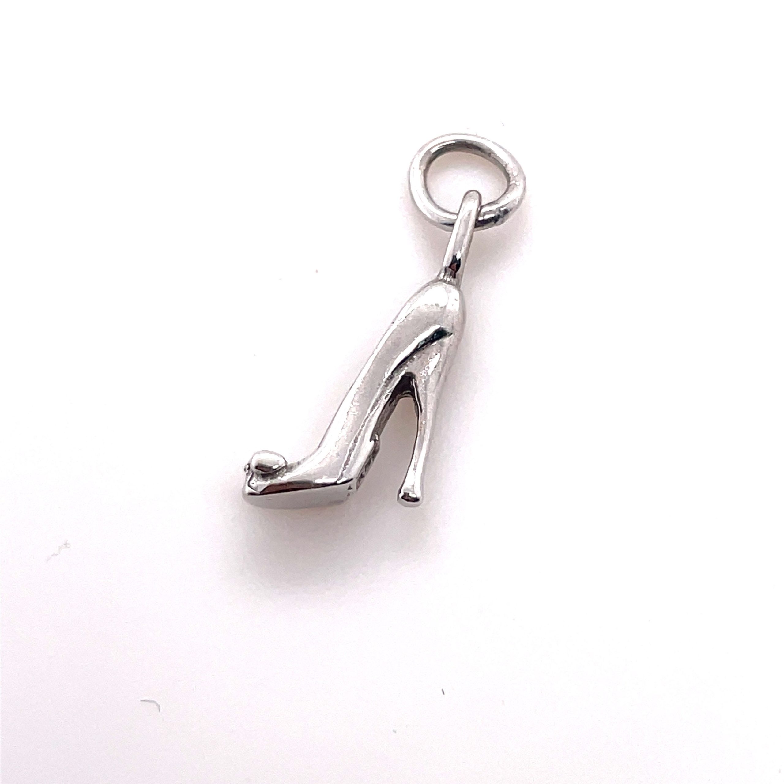 14Kt White Gold Stiletto Pendant