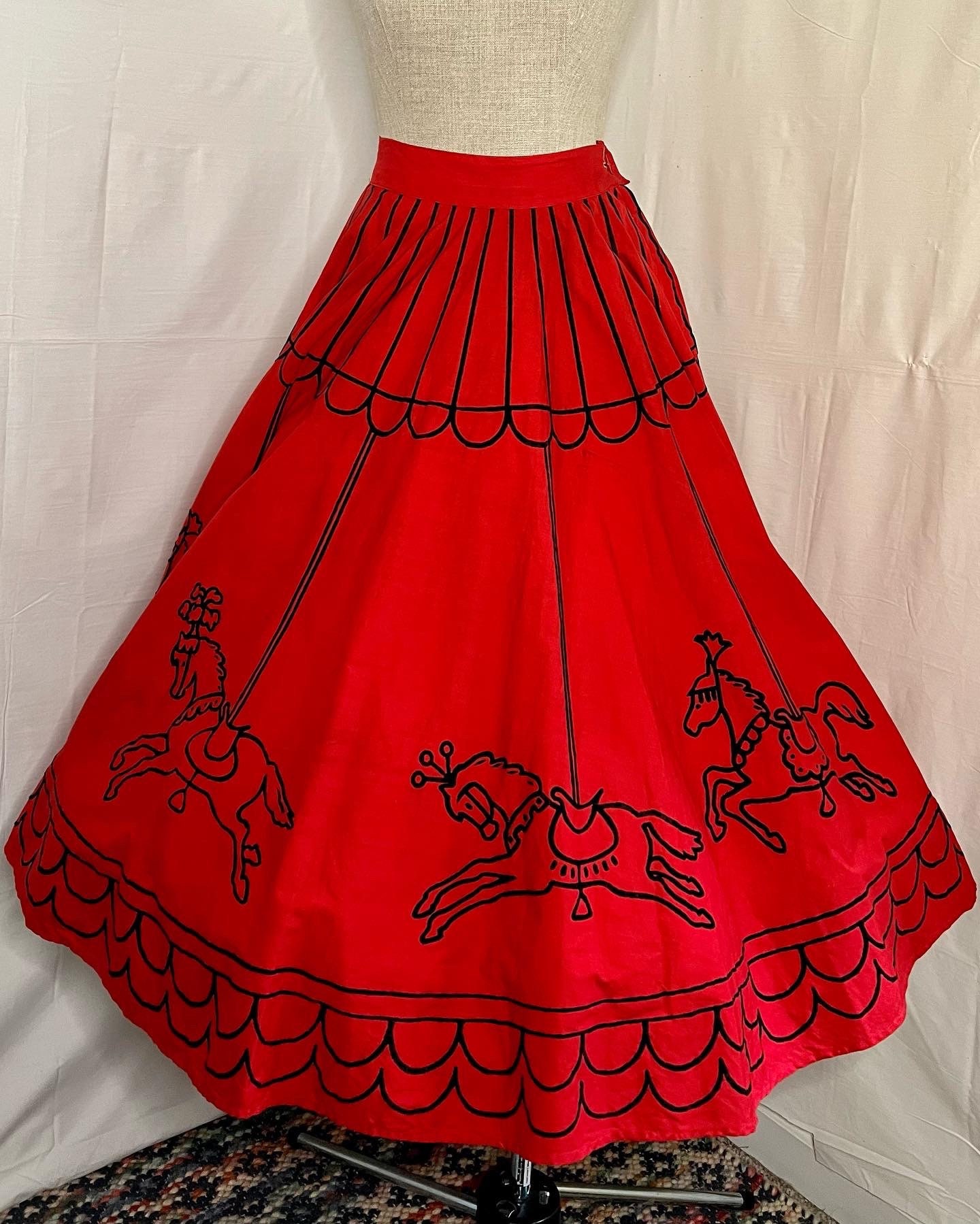 1950S Vintage Red Cotton & Velvet Carousel Horse Circle Skirt Xs