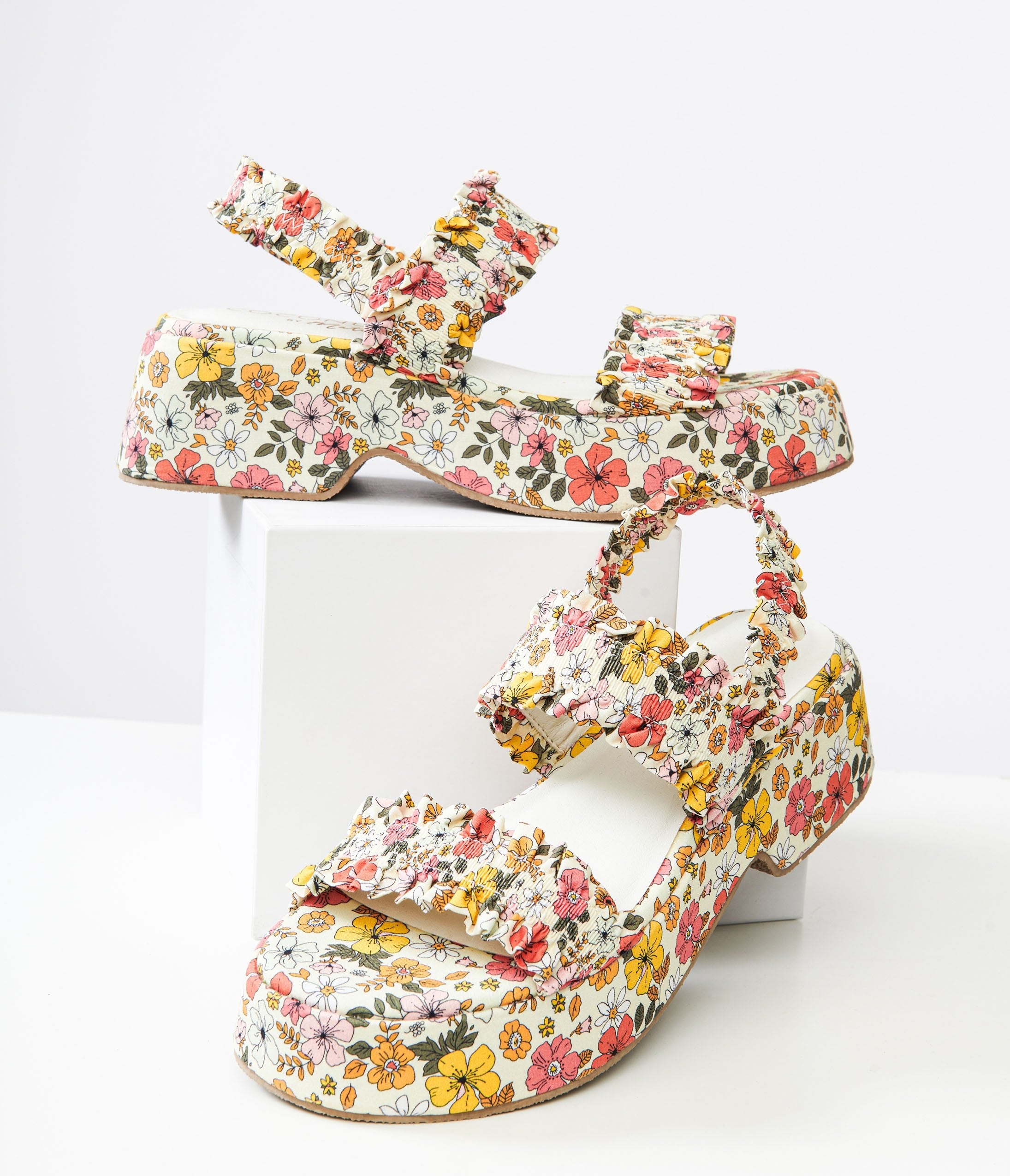 1970S White Floral Jean Platform Sandals