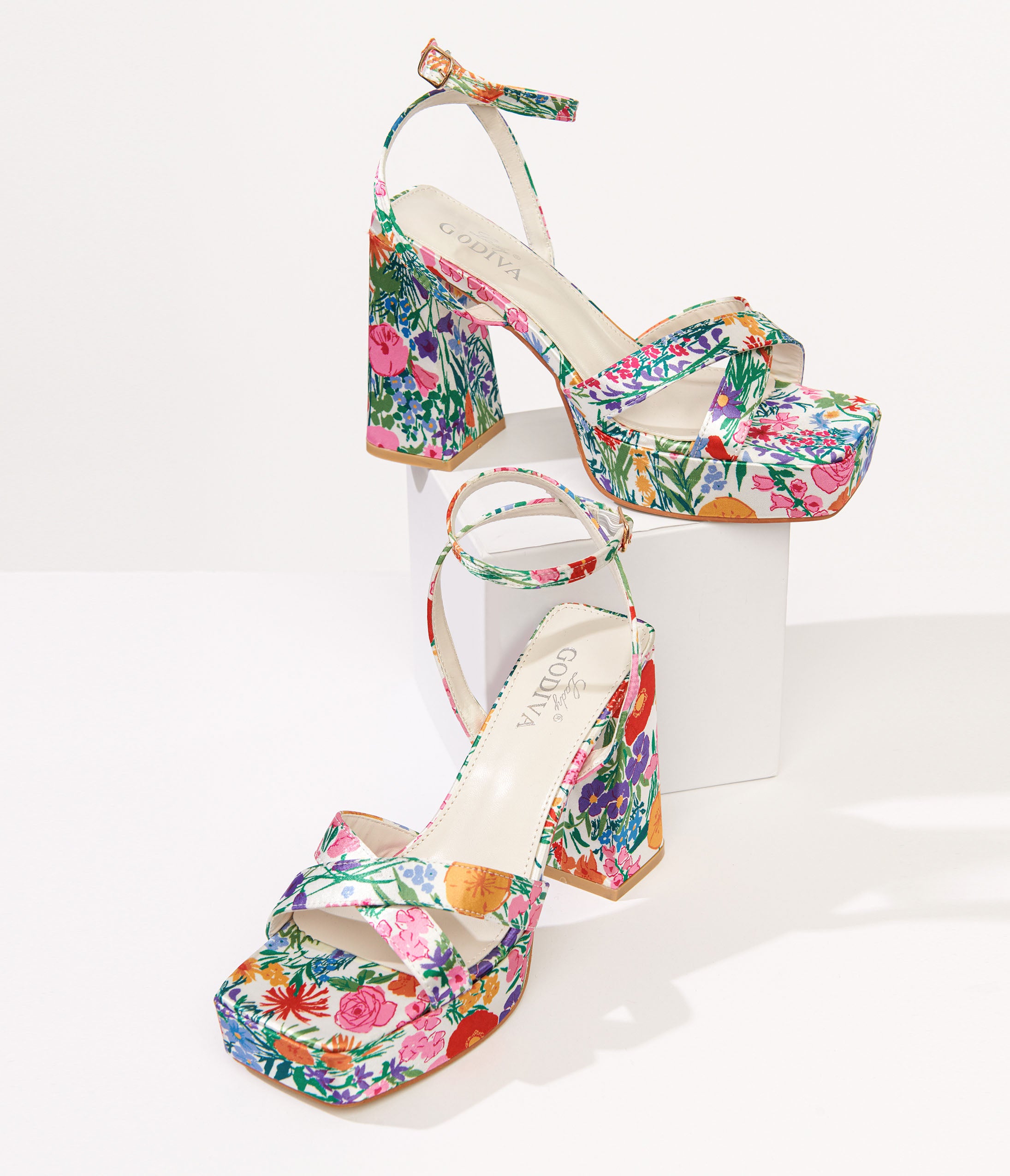 1970S White Floral Lexico Platform Sandals