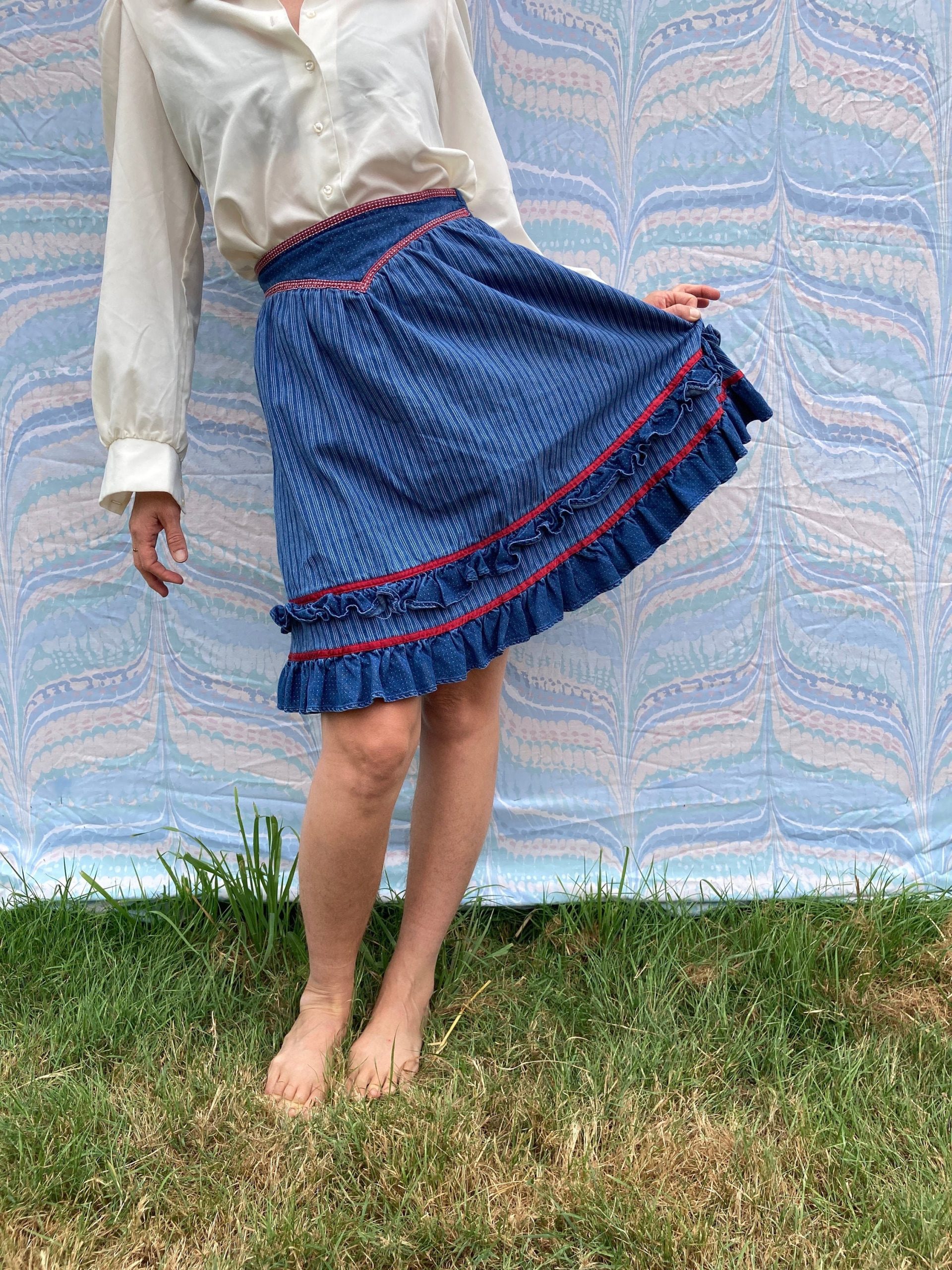 1970's Gunne Sax Vintage High Waisted Ruffled Denim Skirt 70's Size Small Ruffle // Xs-S