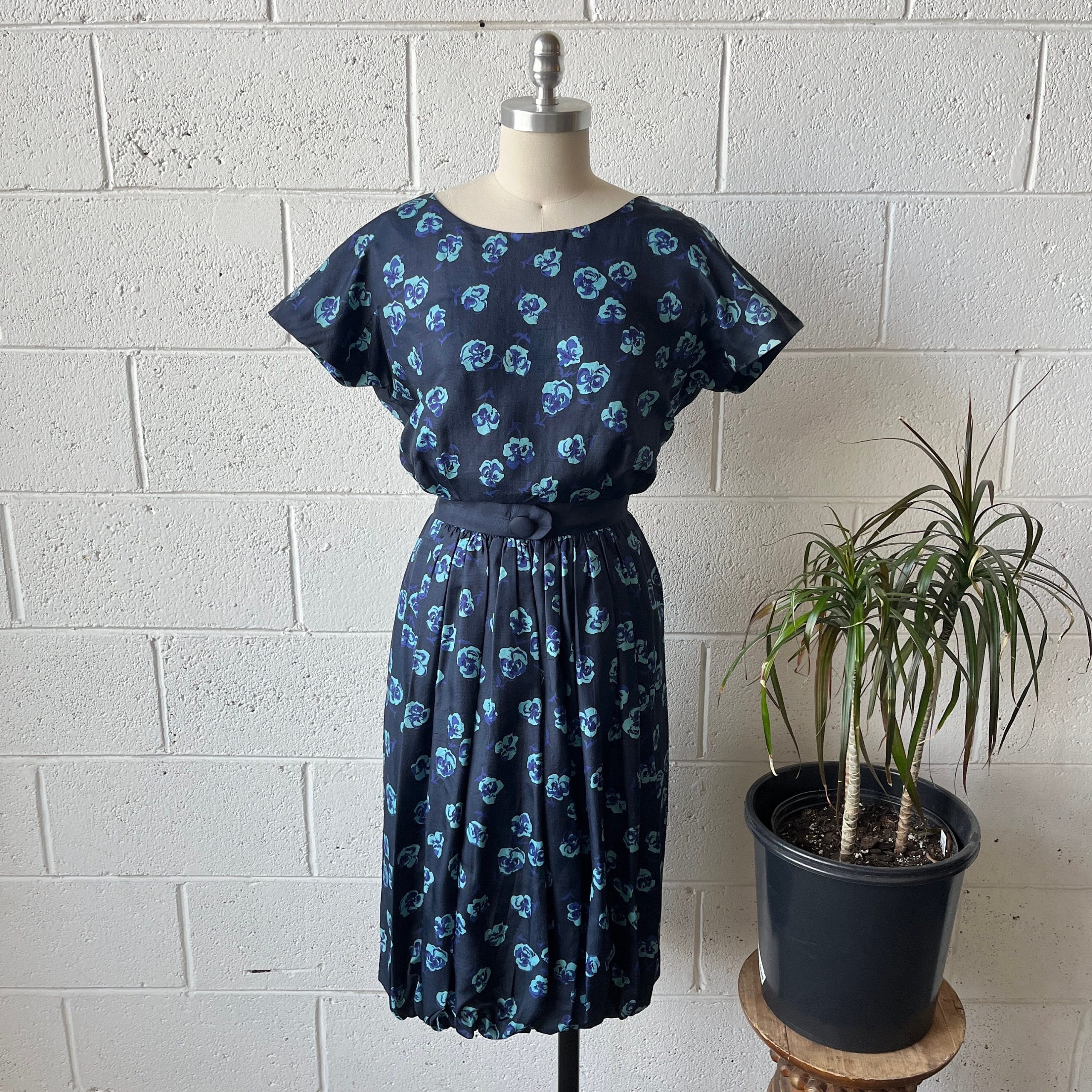 50S Rembrandt Silk Navy Blue Watercolor Floral Tulip Skirted Cocktail Wiggle Dress Sz M