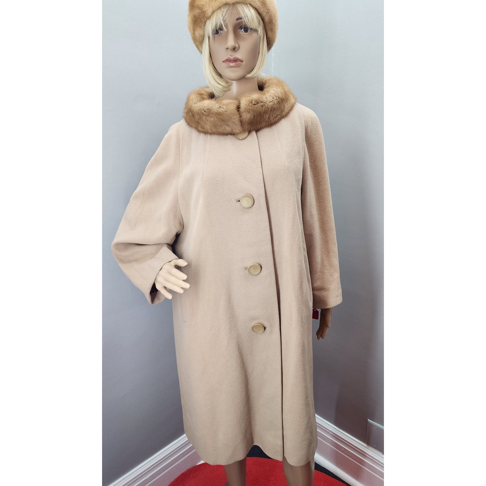 60S Vintage Camel Cashmere Coat W/ Vintage Fur Collar - in Tan, Women's (Size 2XL)