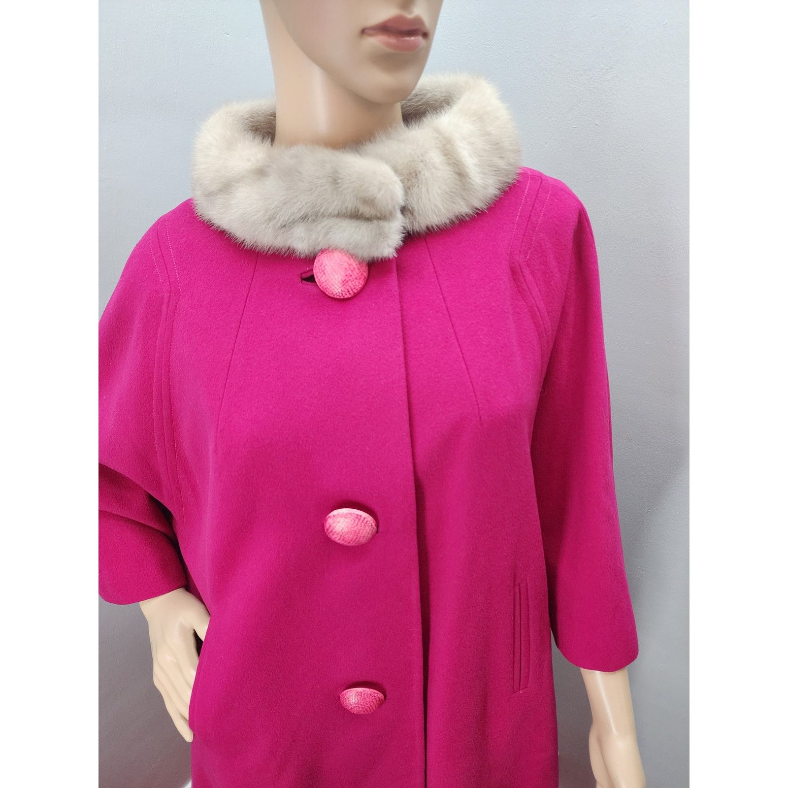 60S Vintage Raspberry Wool Cape / Coat With Fur Collar - L in Pink, Women's (Size Large)