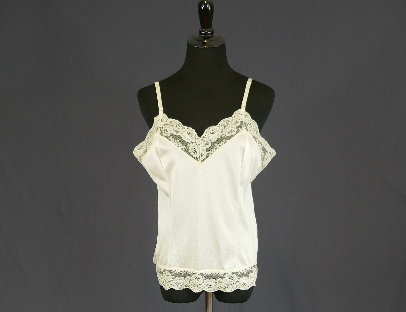 80S Pale Beige Camisole - Lace Trim Nylon Cami Blouse Slip Vintage 1980S Size L 40