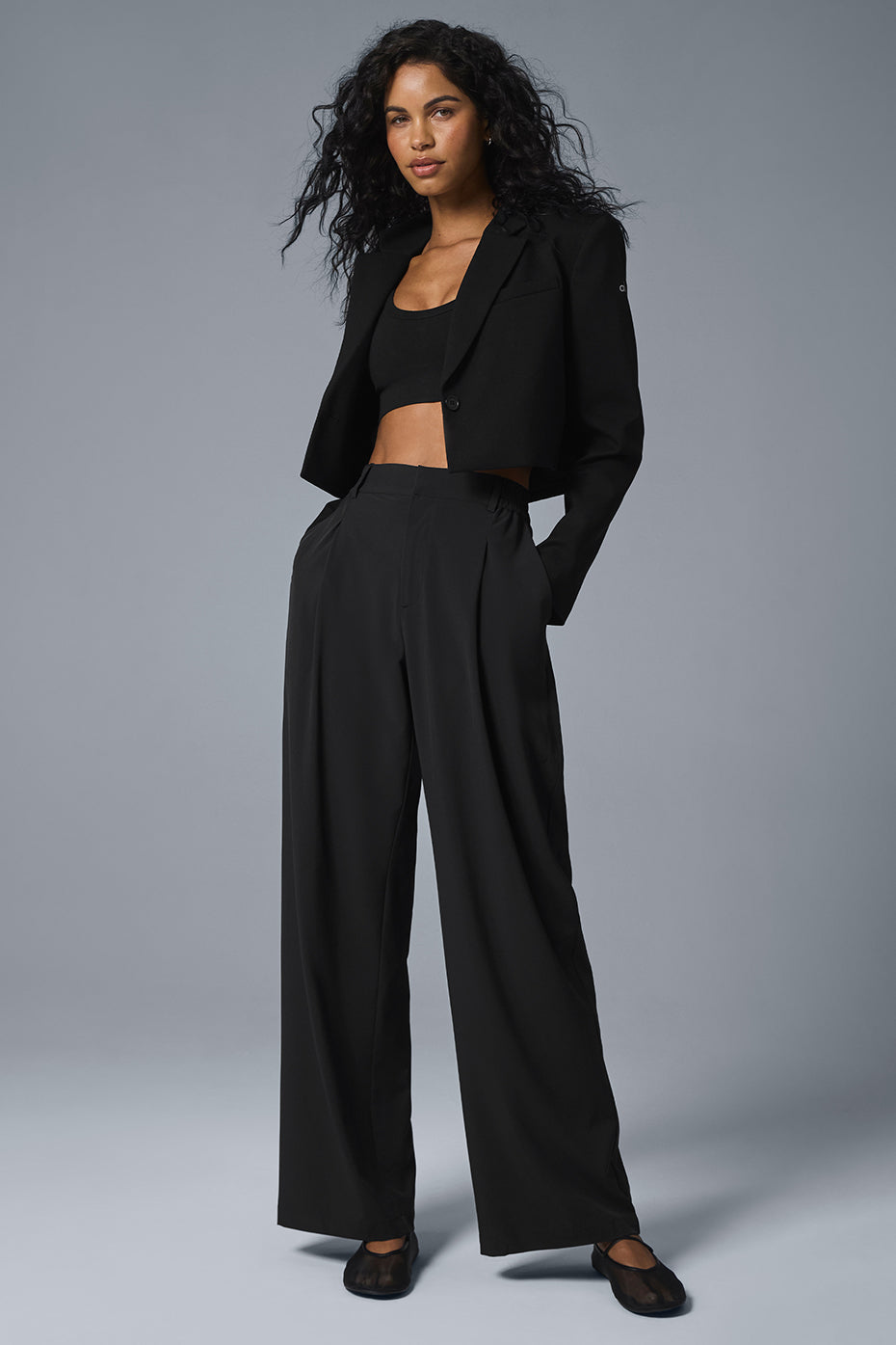 Alo Yoga | Cropped First-Class Blazer Jacket in Black, Size: XS