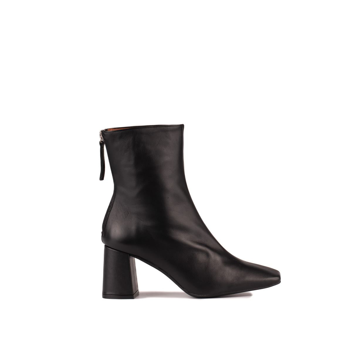 Angel Alarcon Leather Ankle Boots With Square Toe Wide Heel And Zipper