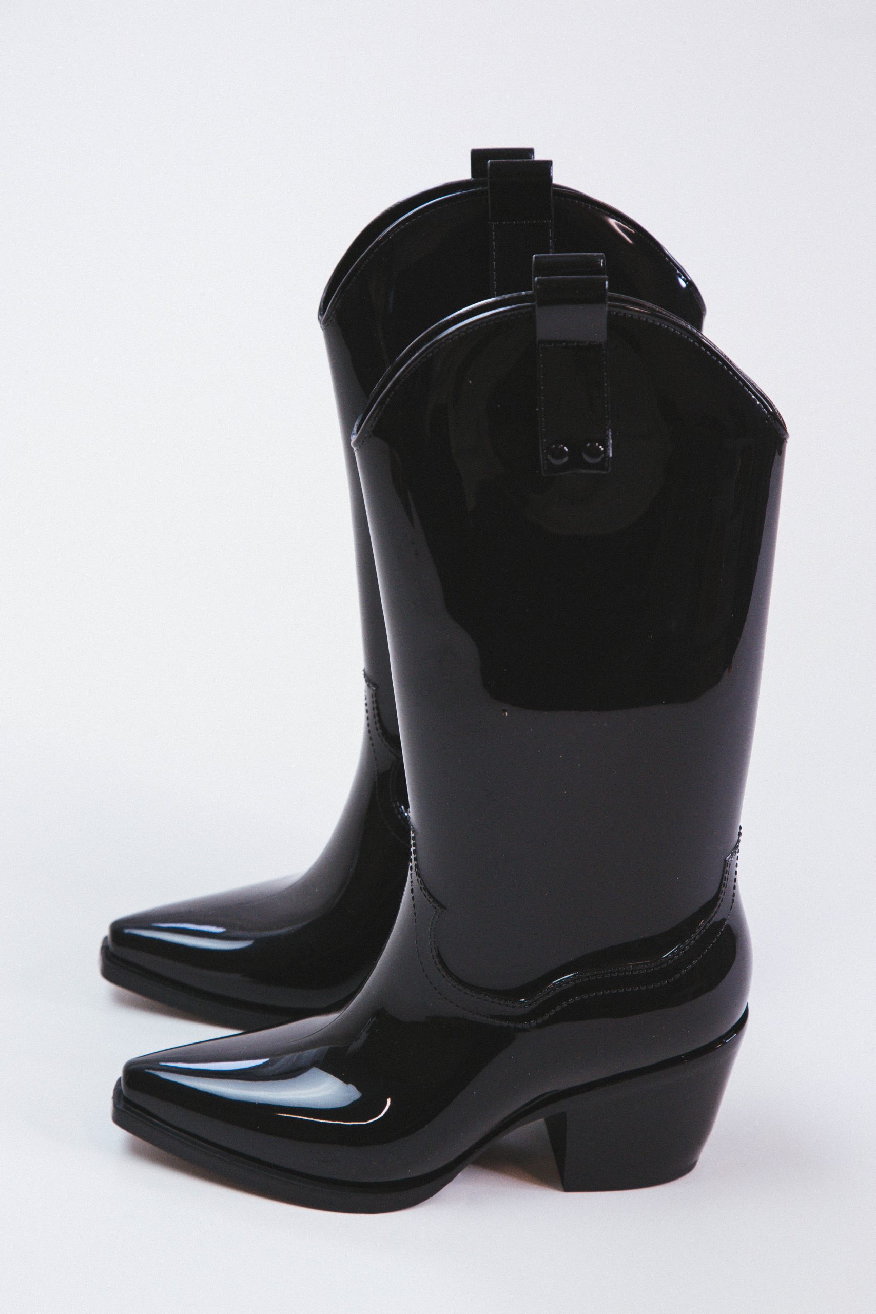 Annie Western Rain Boot Black | Beach by Matisse