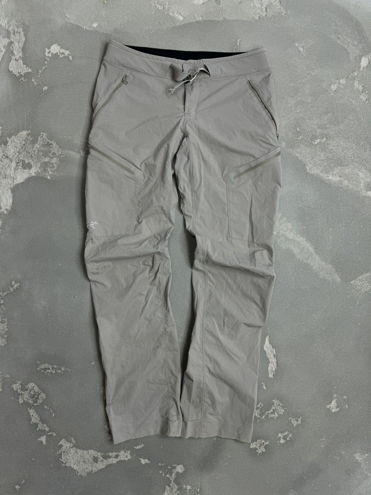 Arcteryx Arc'Tereyx Nylon Waterproof Cargo Pants in Grey, Women's (Size 25)