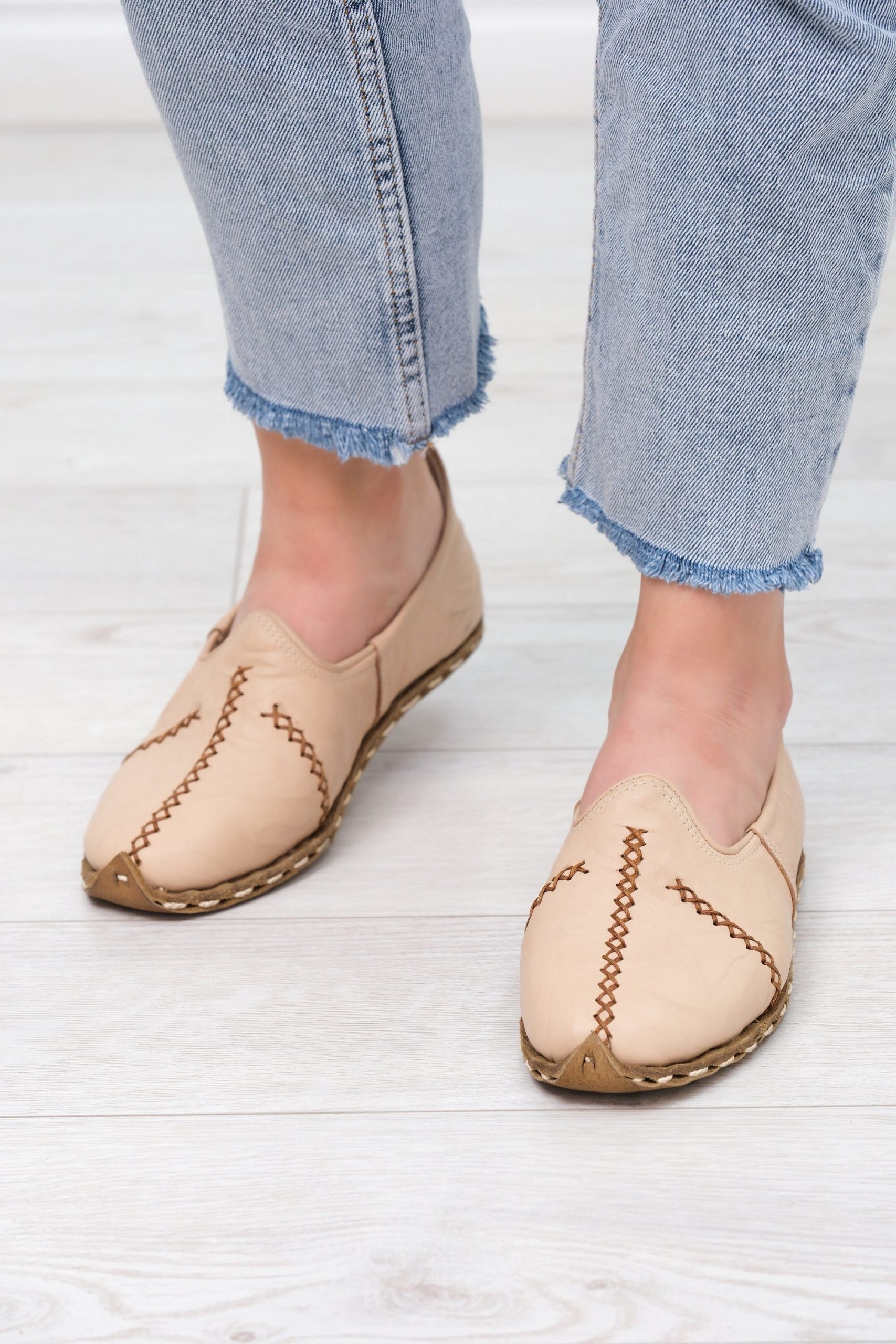 Artisanal Beige Leather Barefoot Loafers For Women - Handmade, Comfortable Grounding Shoes, Ideal Gift Her