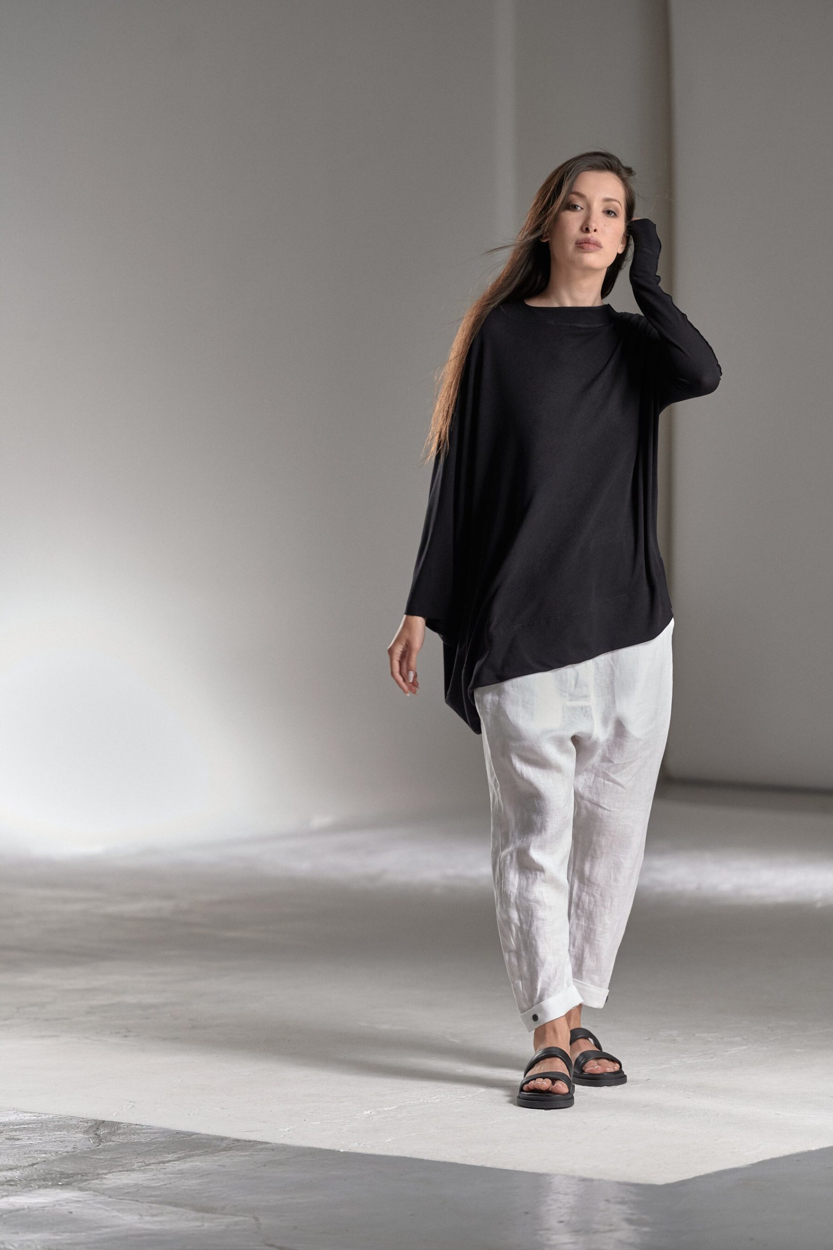 Asymmetrical Tunic Top/Long-Sleeved Black Minimalist Oversized Blouse Aryasense Tkdal22Bk