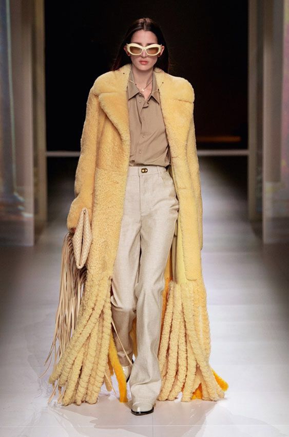 Bottega Veneta Fw20 Teddy Shearling Fringe Coat In Yellow Size 34, Women's