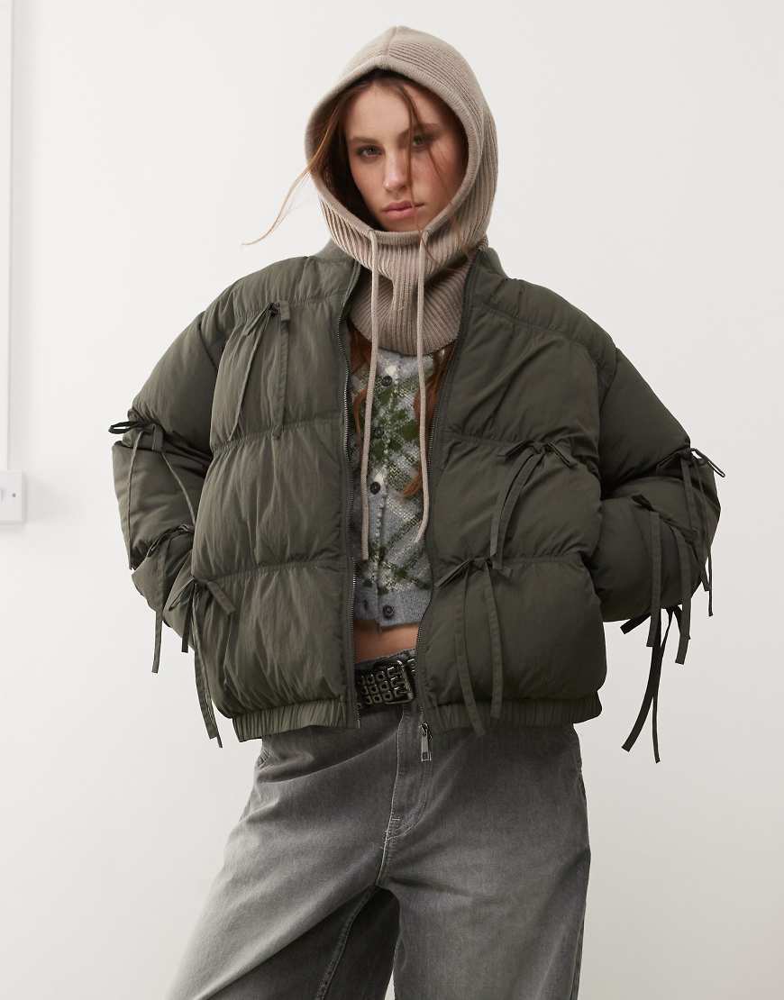 COLLUSION bow detail puffer coat in khaki-Green