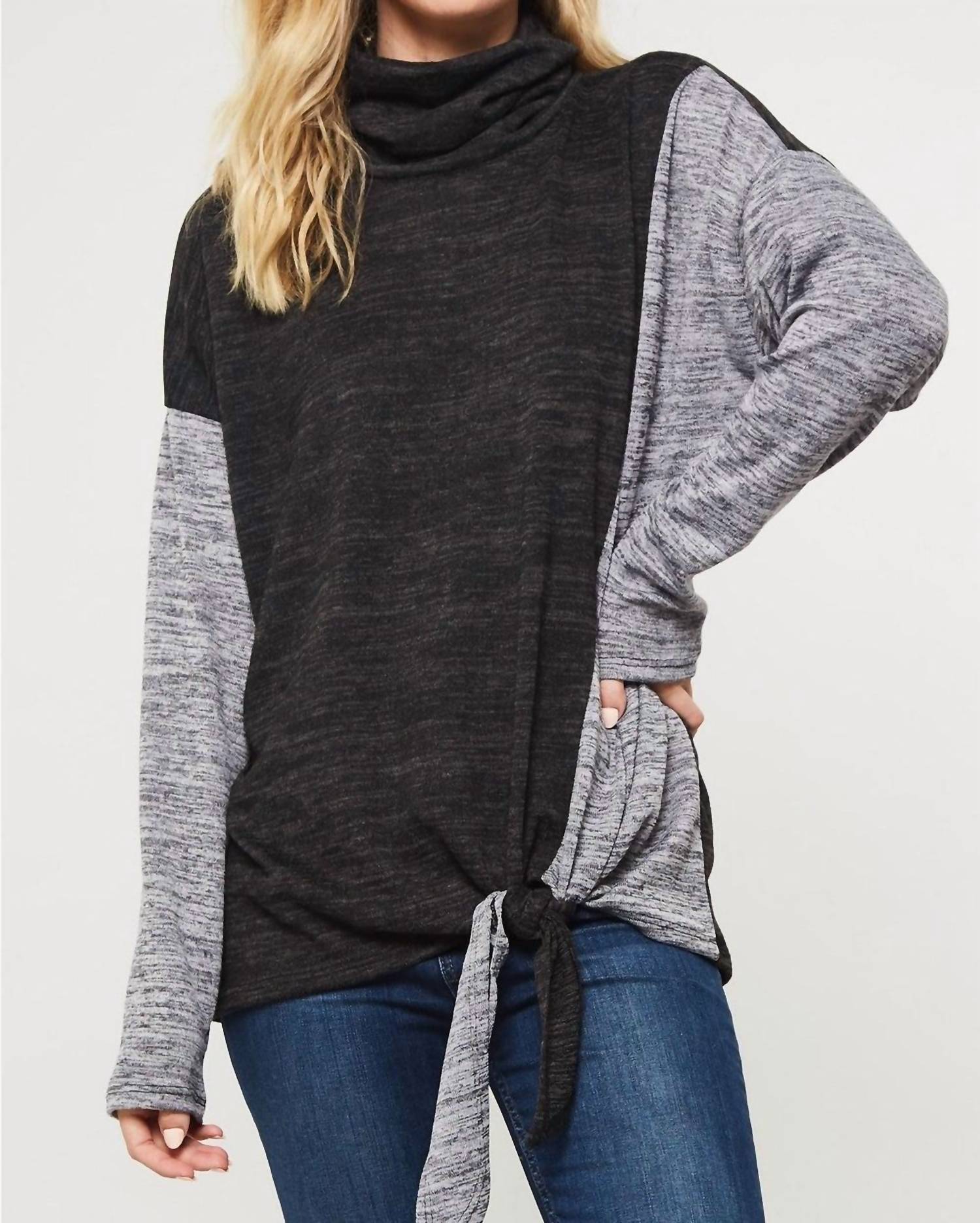 Color Block Knit Top In Charcoal/black