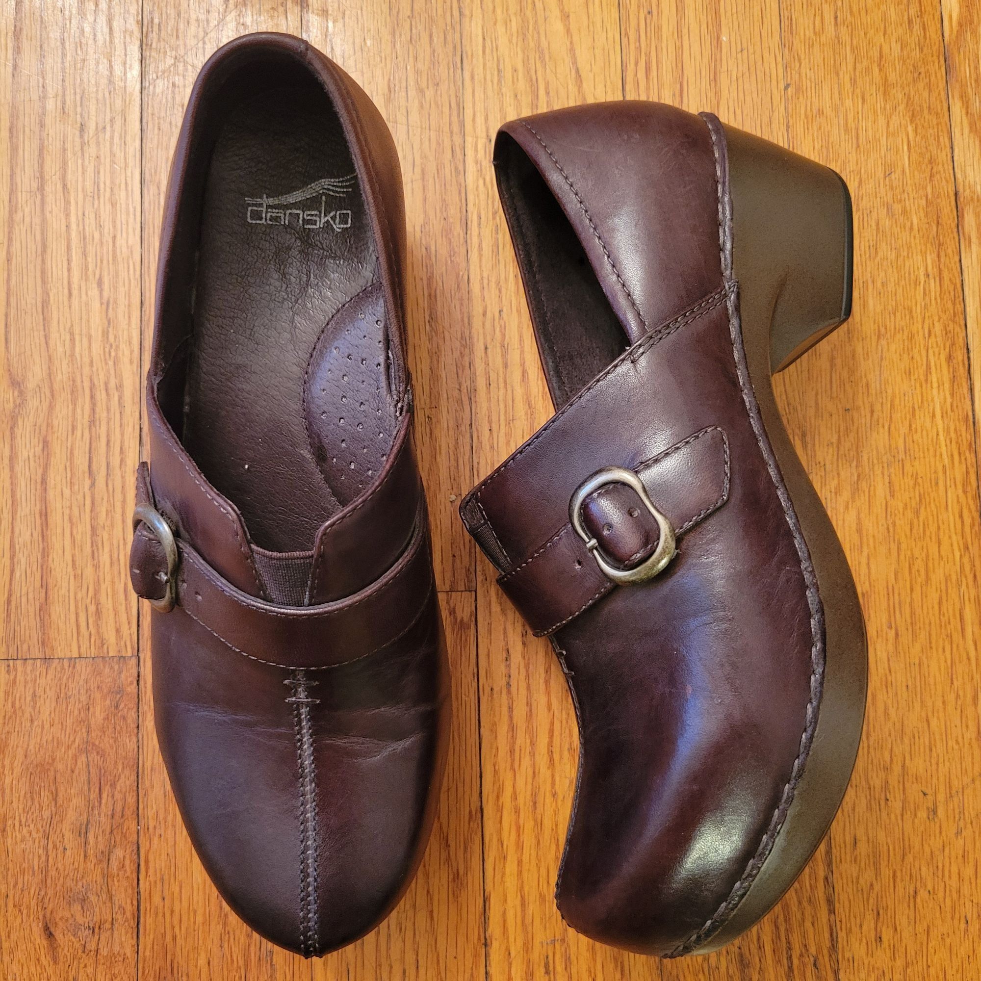 Dansko Brown Leather Buckle Clogs 38 Comfort Shoes Chunky Ta, Women's (Size 7.5)