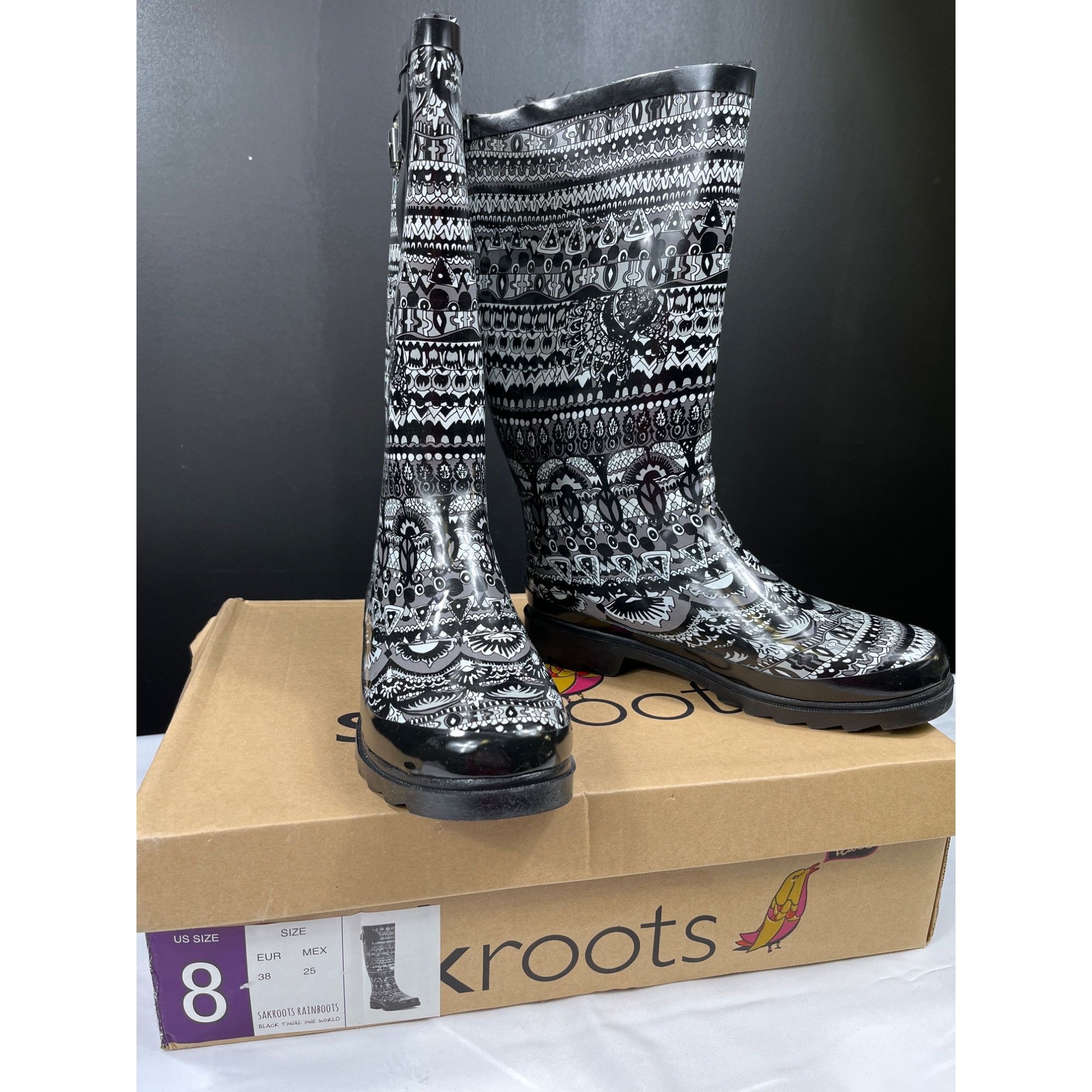 Designer Sakroots Womens Patterned Waterproof Rain Boots Size 8 Sku 7 in Black