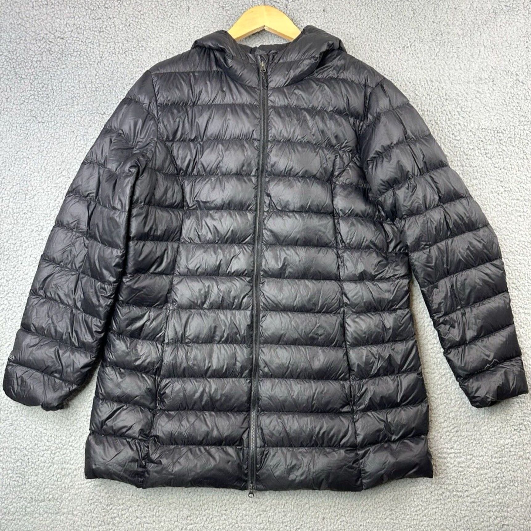 Eddie Bauer Luxurious Black Cirruslite Quilted Down Filled Hooded Parka Jacket For Women In XL Size in White