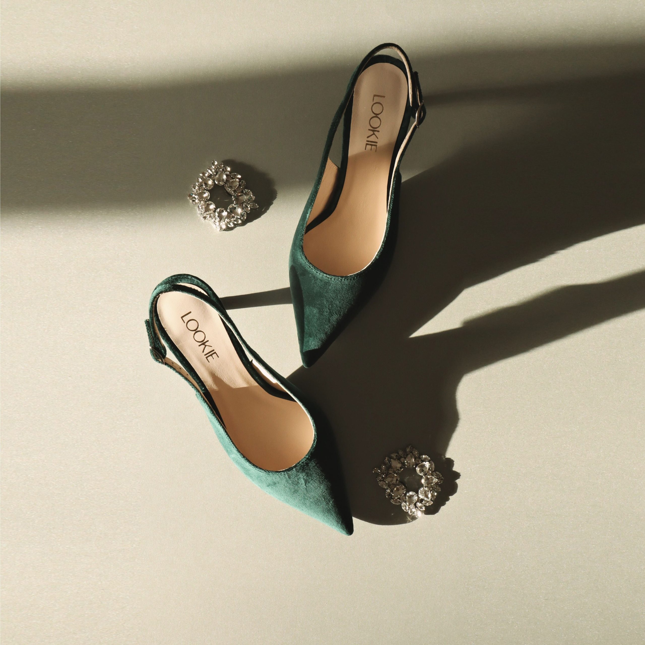 Emerald Green Velvet Slingback Pumps, Handmade Women Pump With Low Kitten Heel, Custom Evening Shoes Closed Pointy Toe