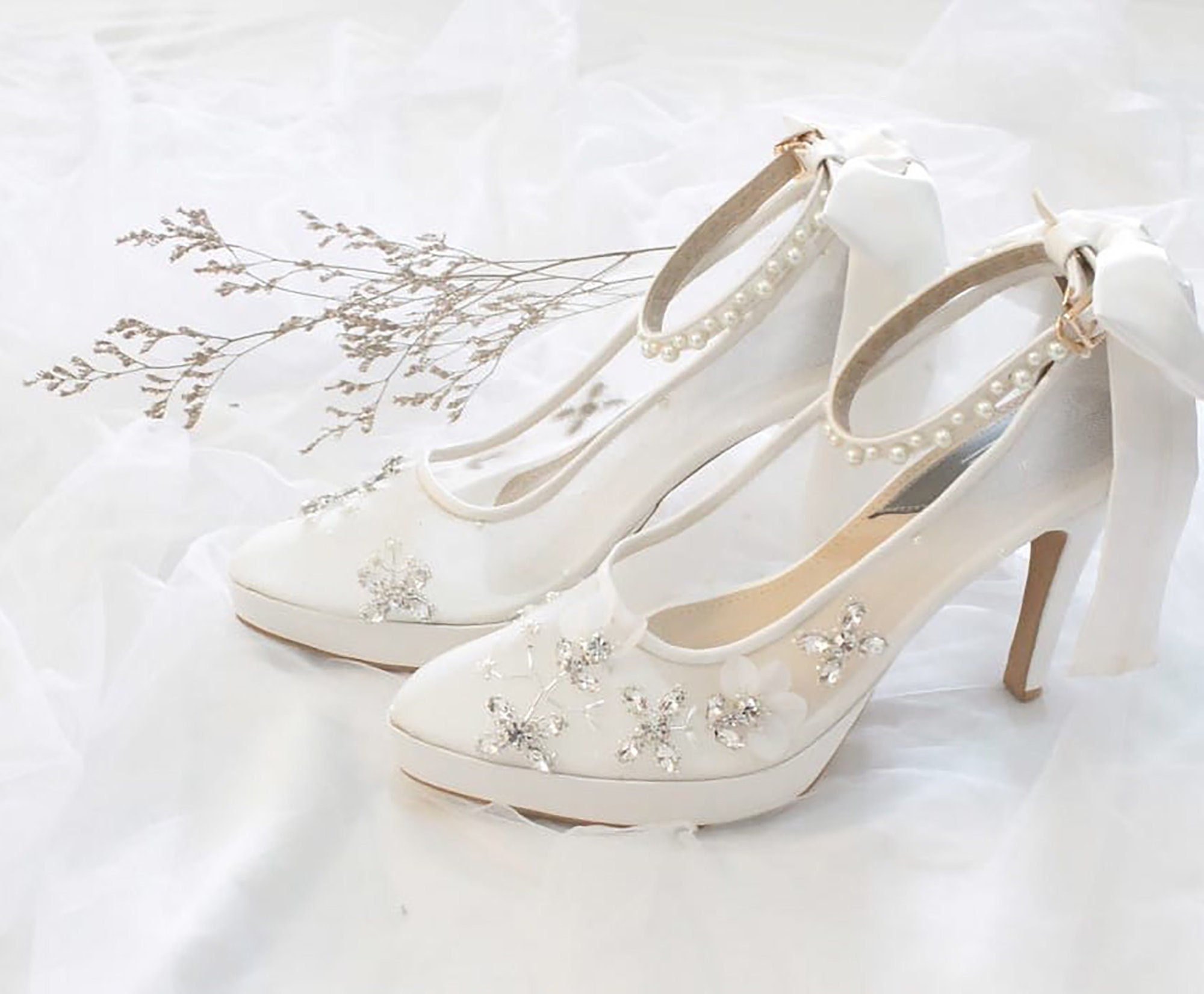 Floral White Wedding Minimalist Shoe, Flower Beaded Bridal Shoes, Party Classy Elegant Stiletto Heel, Evening Classic Shoe