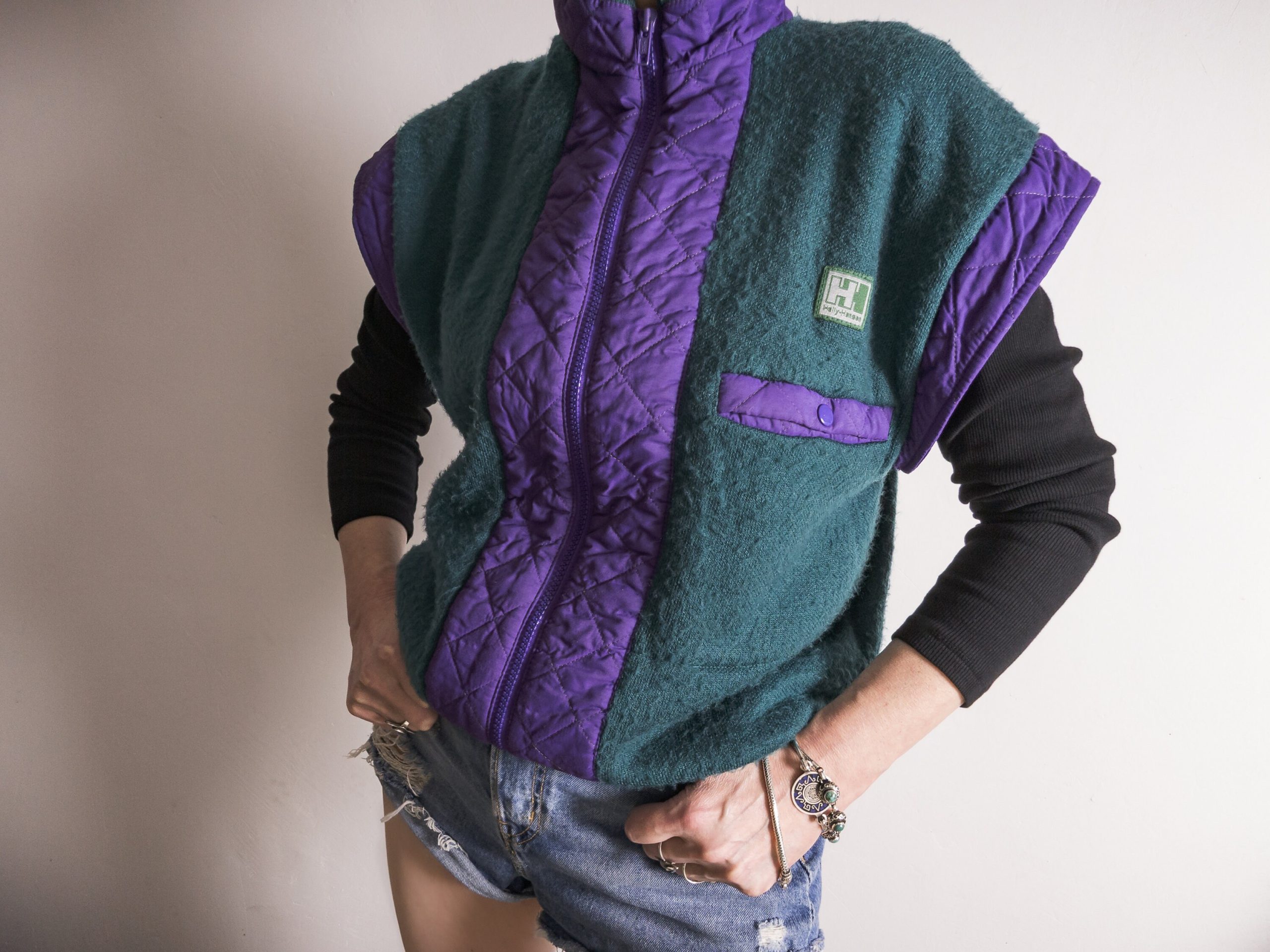 Full Zip Fleece Gilet Vest Helly Hansen Unisex Sleeveless Sweatshirt in Teal Green Grape Purple Quilted Trim Color Block, Size S M