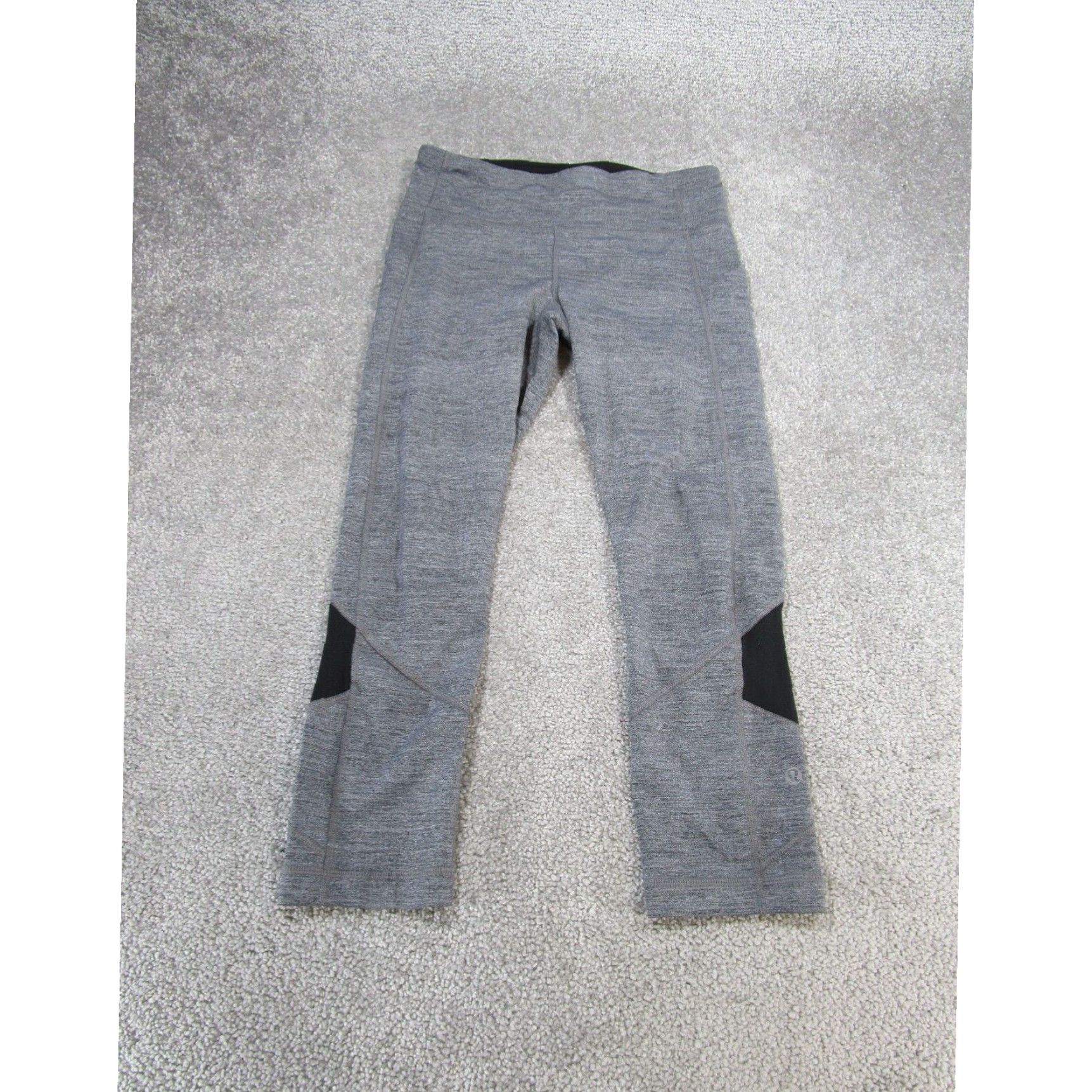 Gray Black Crop Women's 6 Lululemon Running Leggings Fashionable Performance Activewear in White (Size 28)