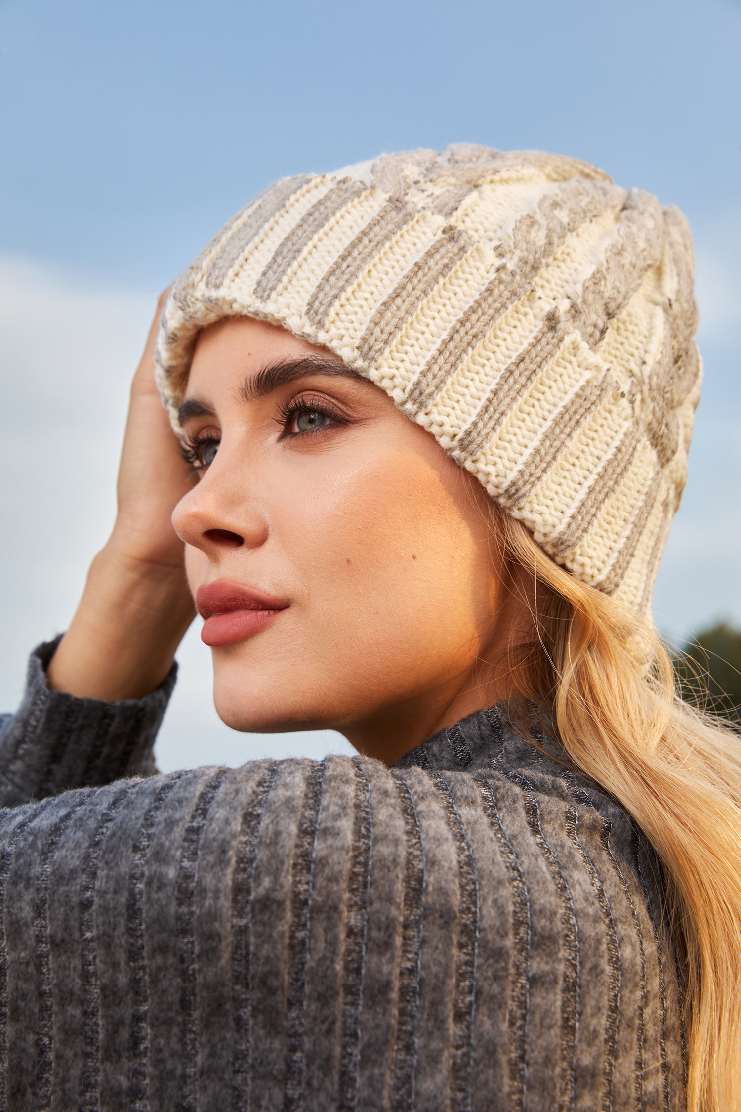 Grey Cable Knit Beanie - F