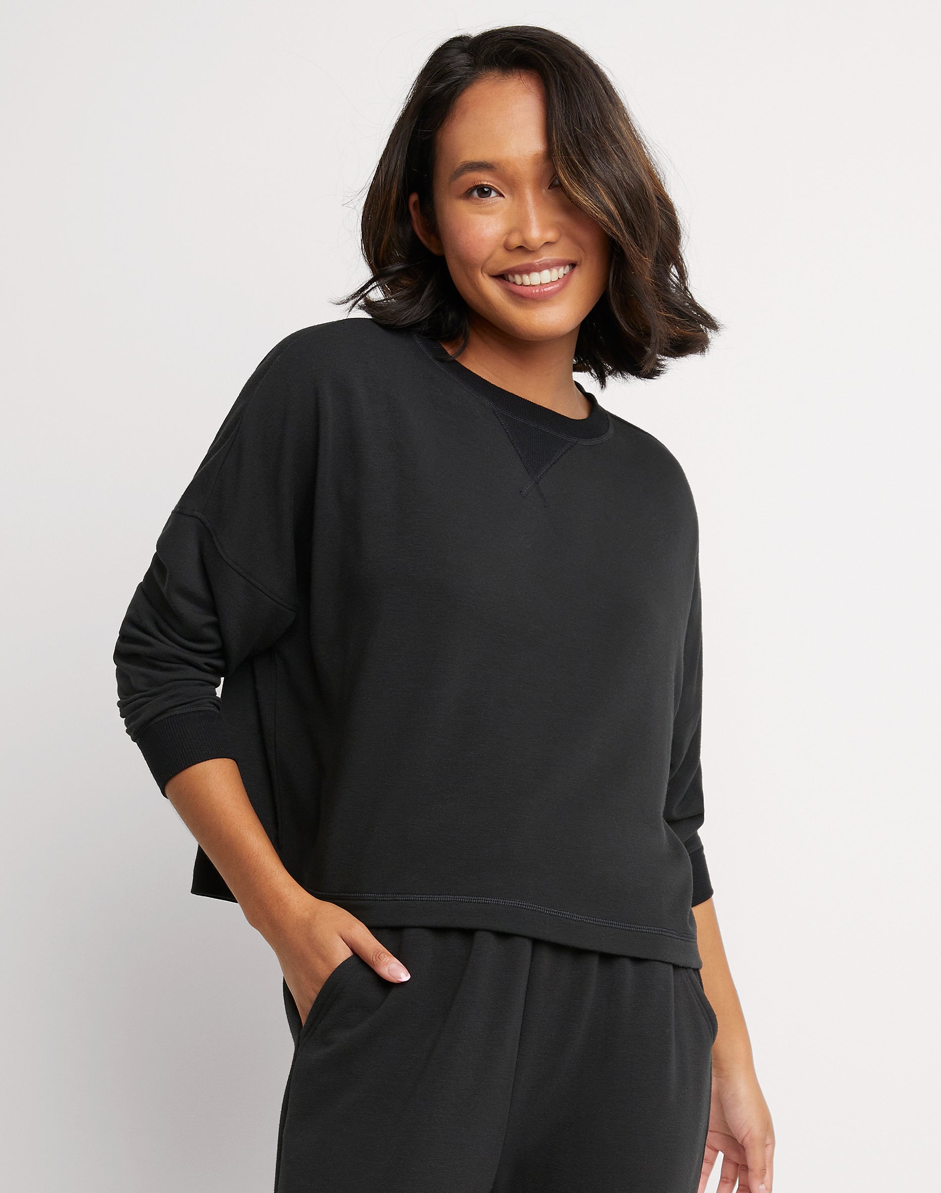 Hanes Originals Women's Soft Brushed Crop Sweatshirt Black M