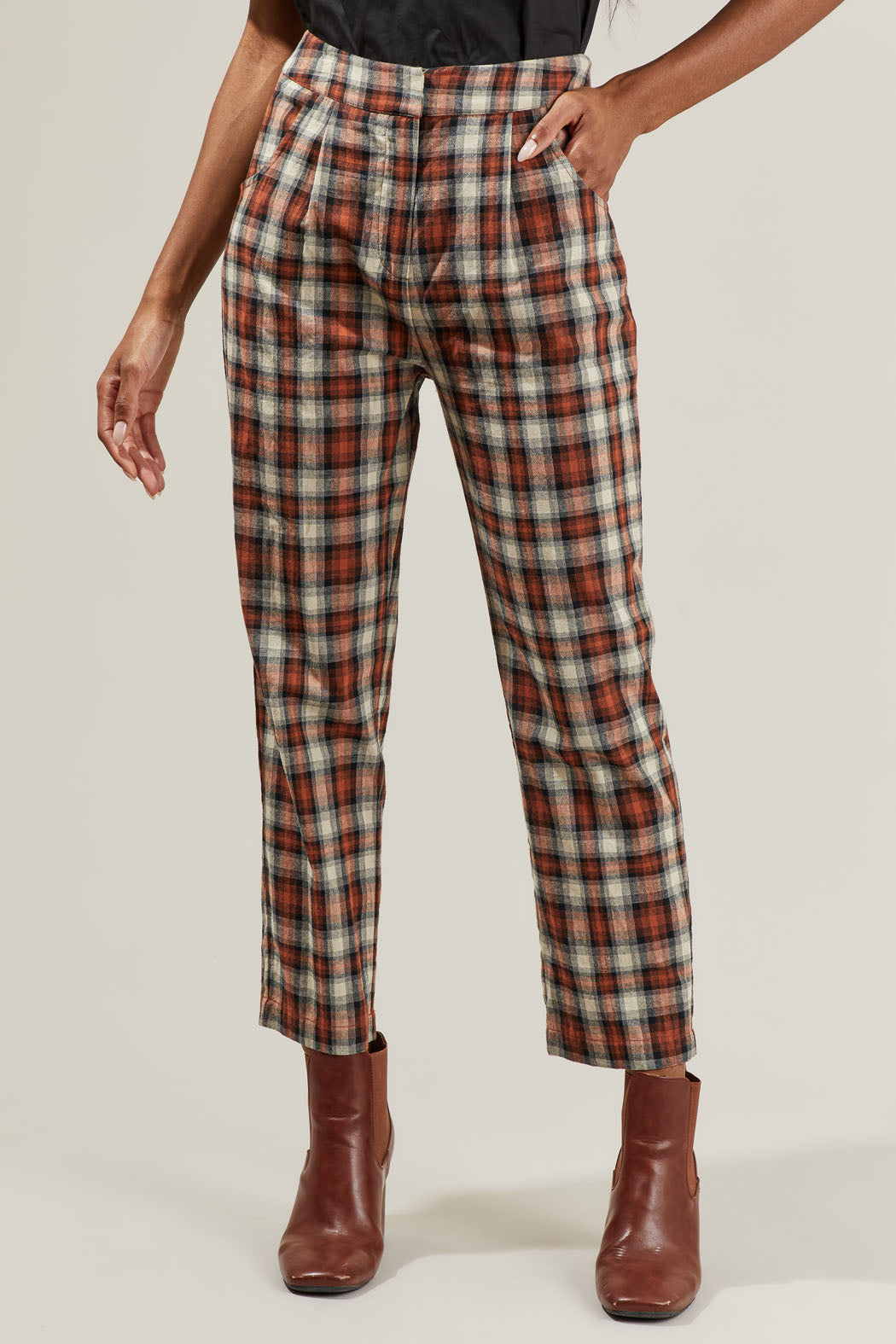 Hen Plaid Cropped Pants