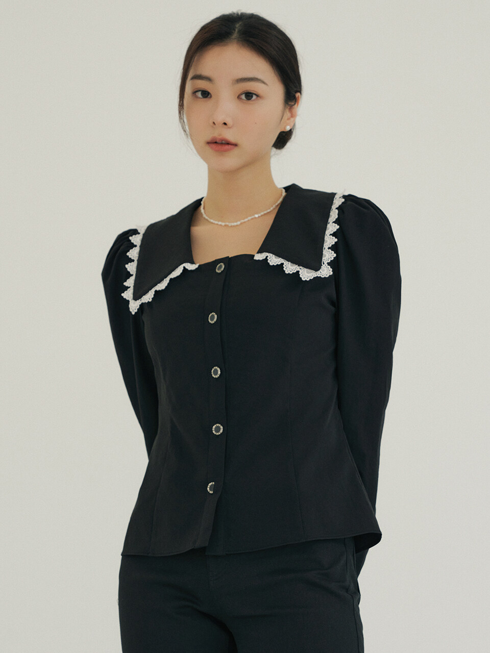 KACK Big Lace Collar Blouse (Black)